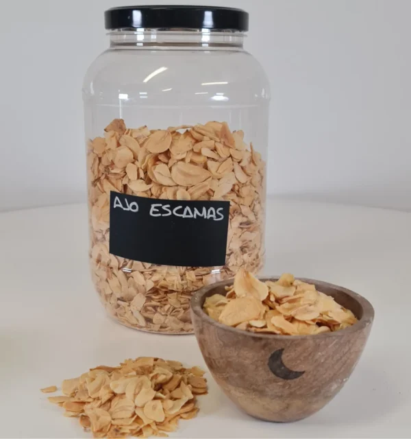 Ajo escamas cuenco y bote