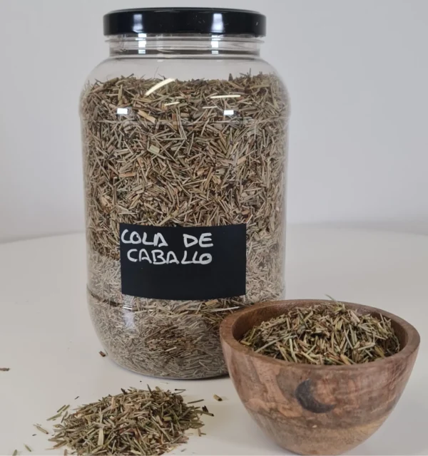 Cola de caballo cuenco y bote