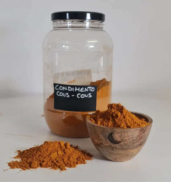 Condimento cuscus bote y cuenco