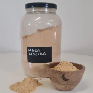 Maca molida bote y cuenco