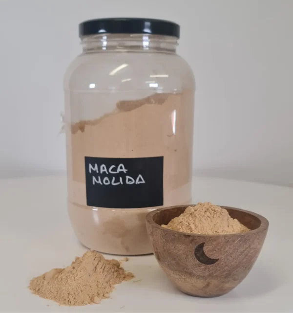 Maca molida bote y cuenco
