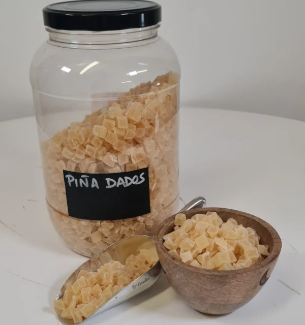 piña en dados
