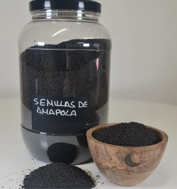 Semillas de amapola bote y cuenco