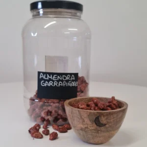 Almendra garrapiñada bote y cuenco