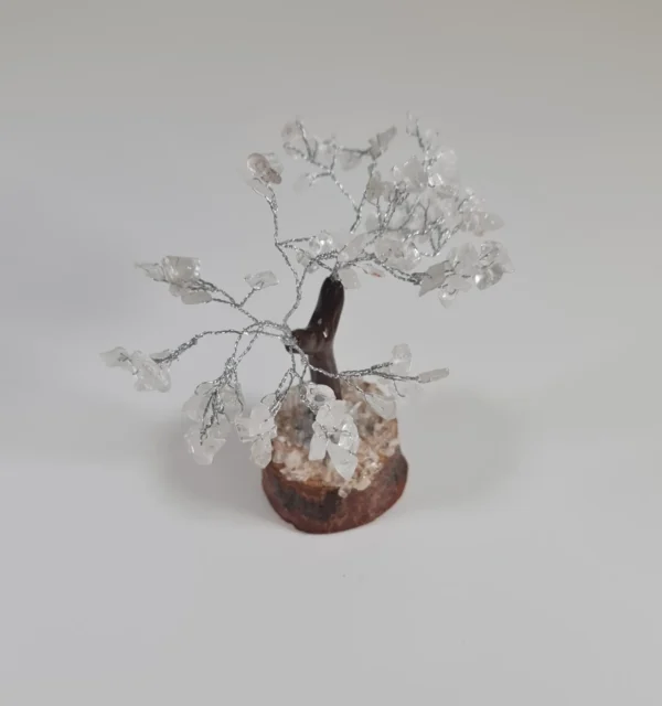 Árbol de piedras de cuarzo transparente
