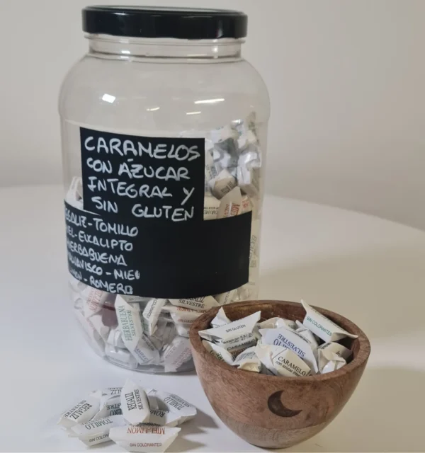 Caramelos con azucar integral y sin glutén bote y cuenco