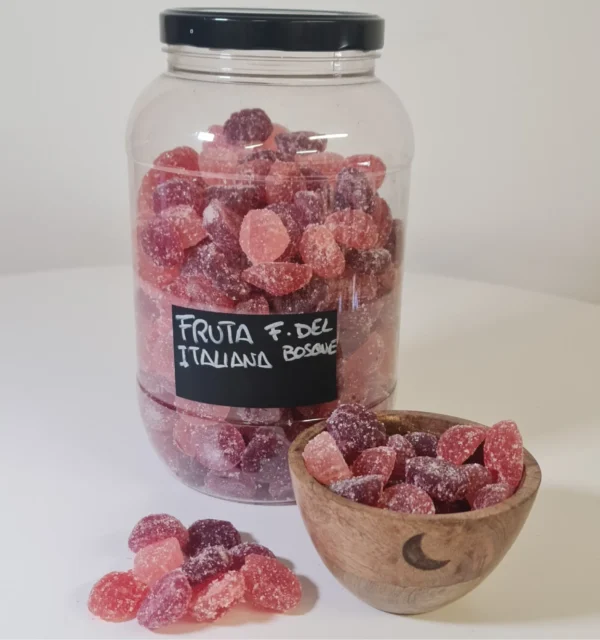 Frutas del bosque bote y cuenco