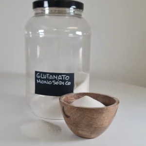 Glutamato monosódico bote y cuenco