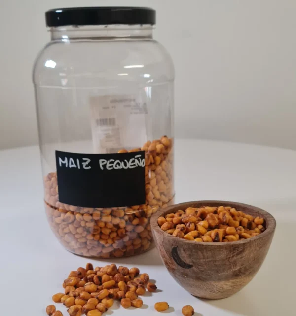 Maíz pequeño bote y cuenco