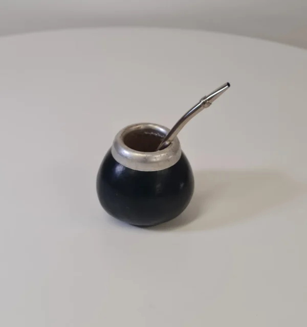 Mate negro con borde