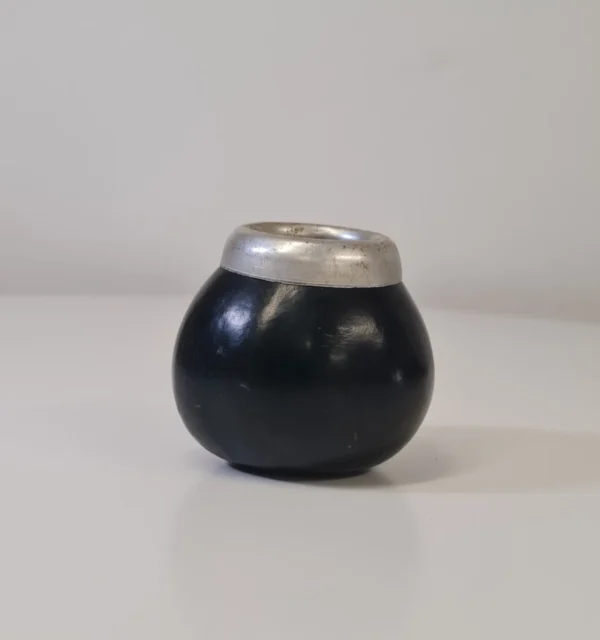 Mate negro con borde