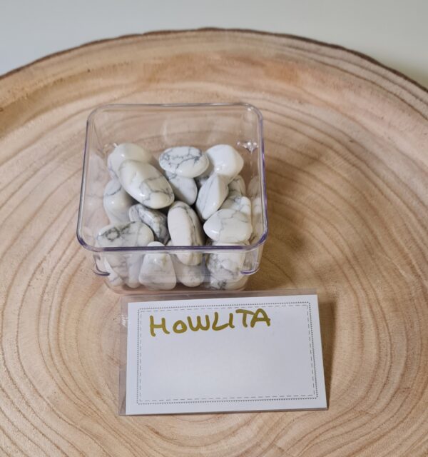 Howlita