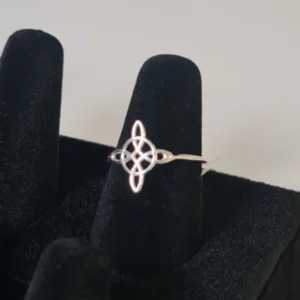 Anillo Nudo de Bruja Fino