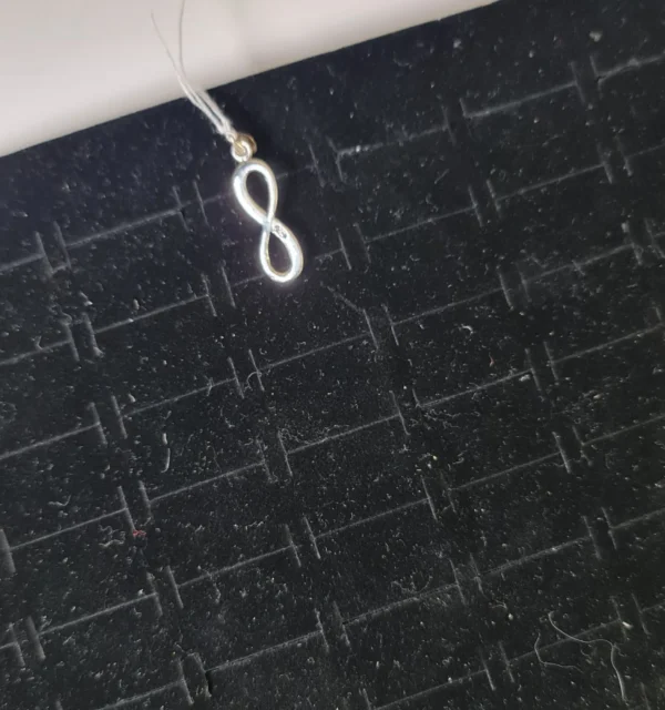 Colgante Infinito 8mm x 25mm