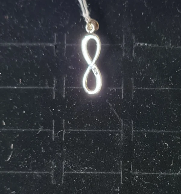 Colgante Infinito 8mm x 25mm
