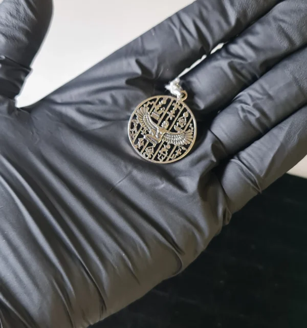 Colgante Isis