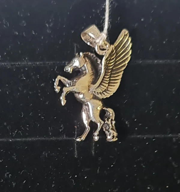 Colgante Pegaso 25mm x 18mm