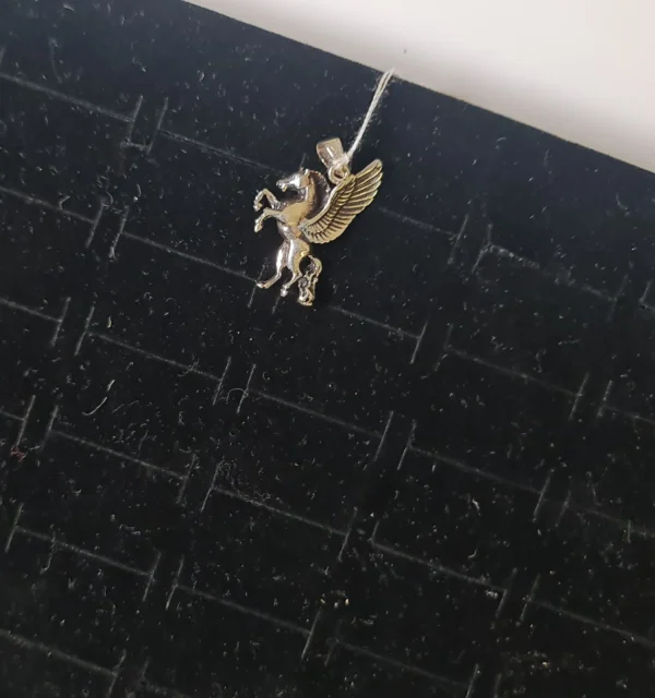 Colgante Pegaso 25mm x 18mm
