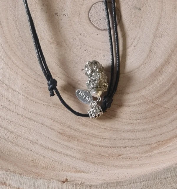 Collar pirita