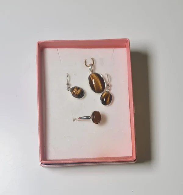 Conjunto Ojo de Tigre