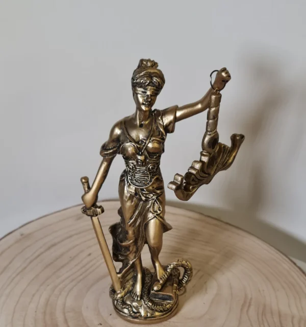 Diosa de la Justicia Pequeña