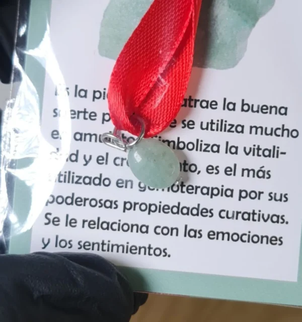 Lazo rojo con jade