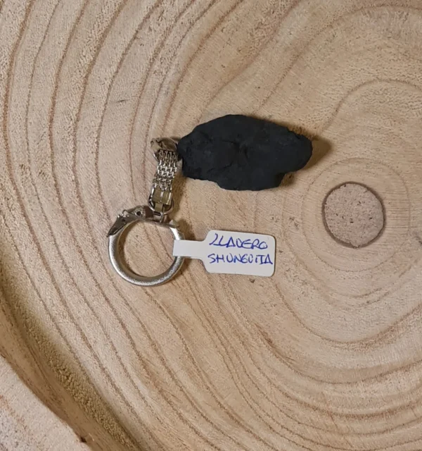 Llavero de shunguita