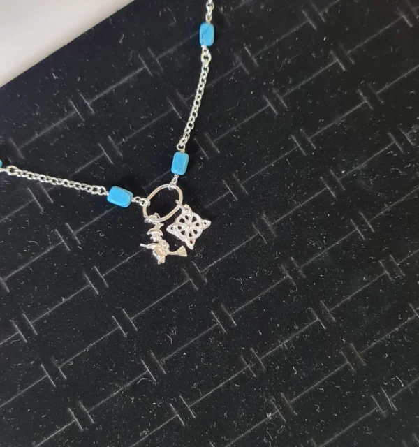 Pulsera Nudo de Bruja y Turquesa